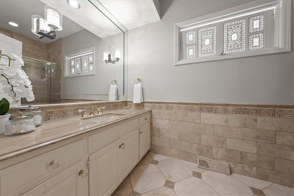 43 Compton Court — photo 22