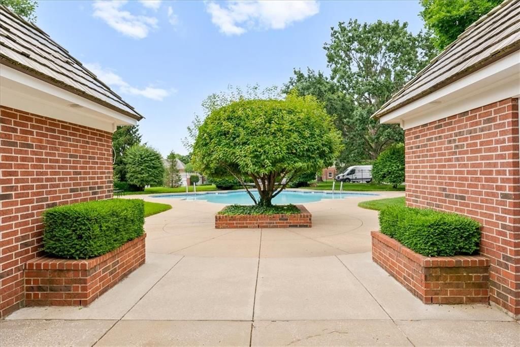 43 Compton Court — photo 37