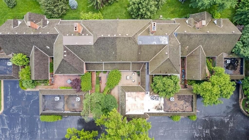 43 Compton Court — photo 41
