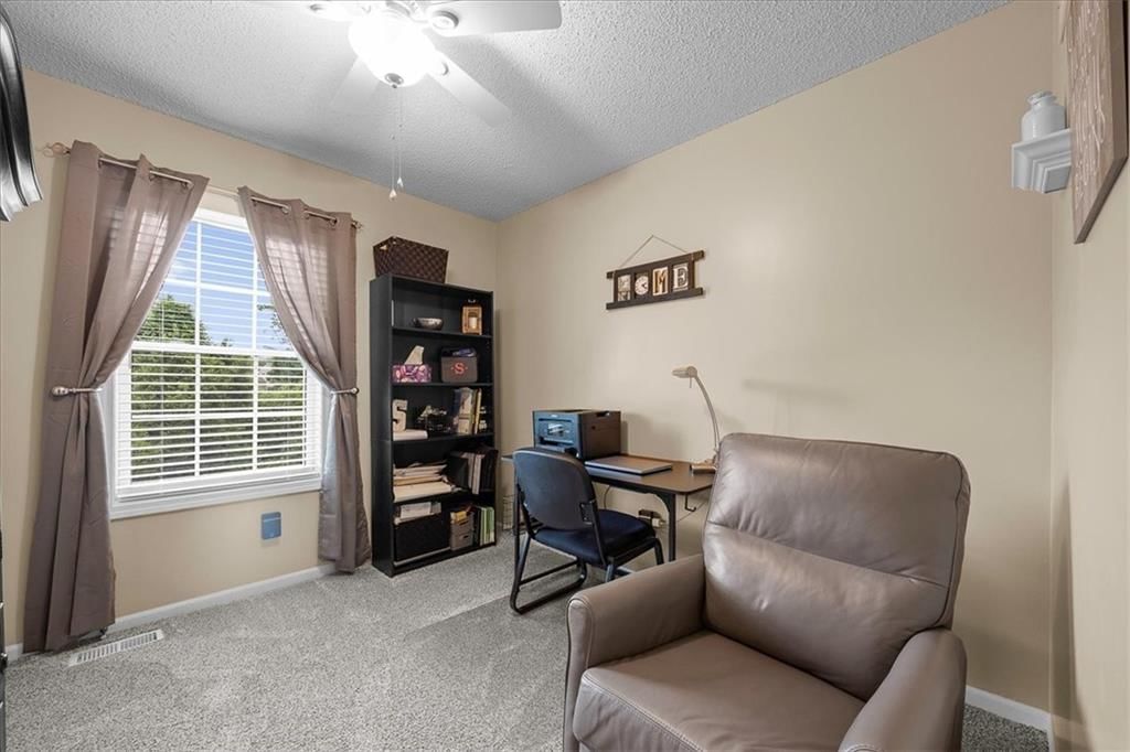 616 NE Topaz Drive — photo 17