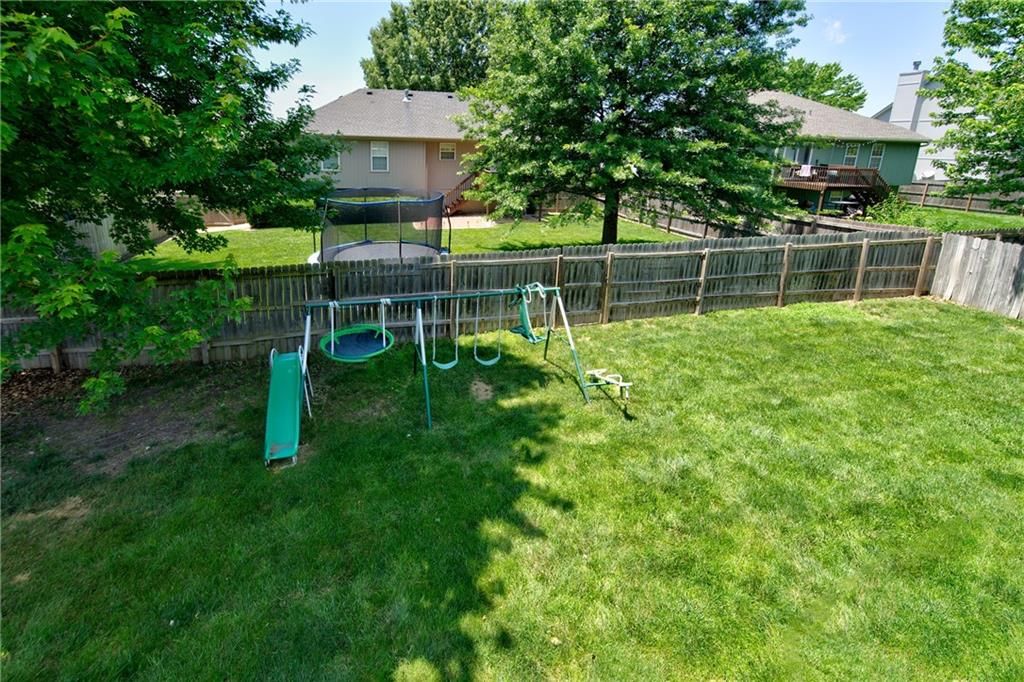 610 SE Joel Avenue — photo 23