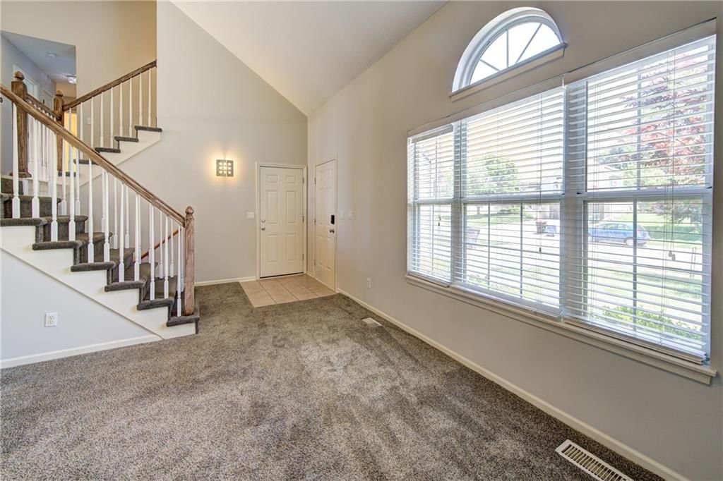 610 SE Joel Avenue — photo 5