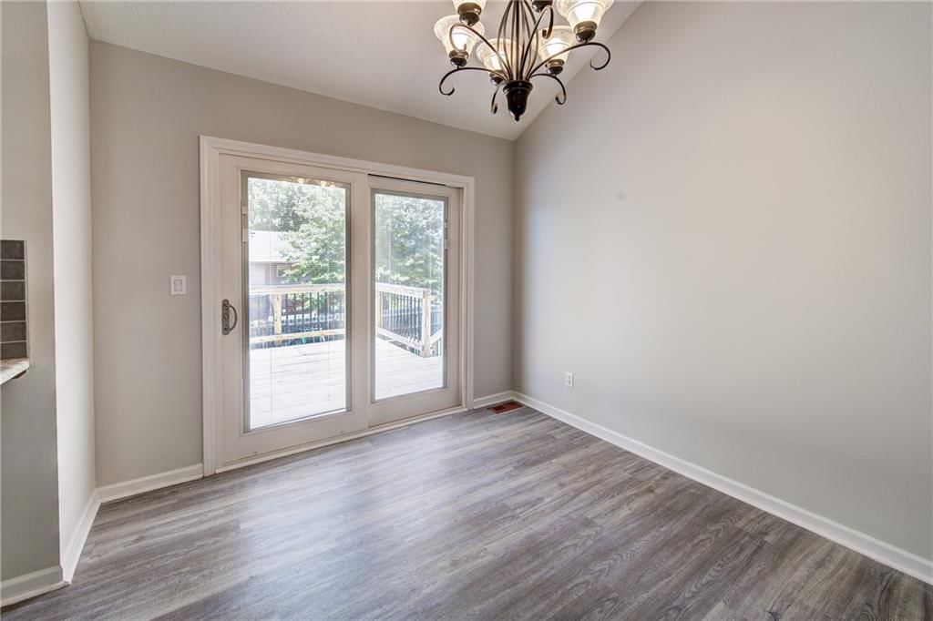 610 SE Joel Avenue — photo 8