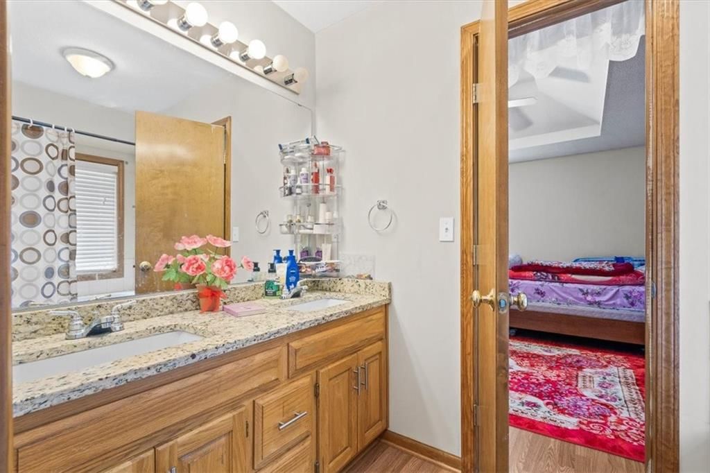 10926 Rowland Avenue — photo 14