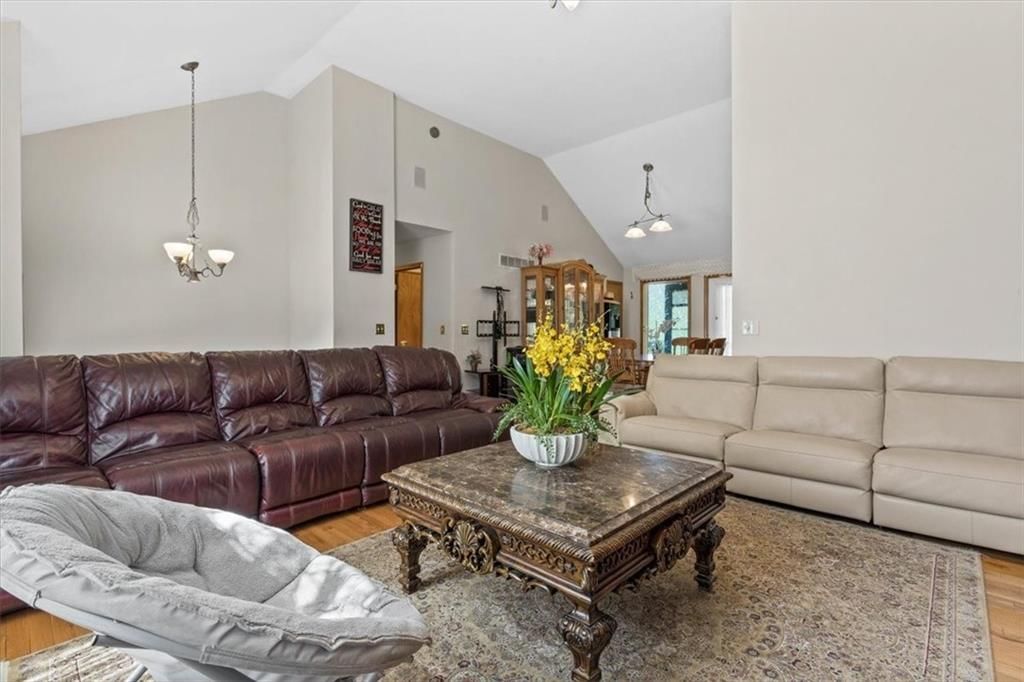 10926 Rowland Avenue — photo 24