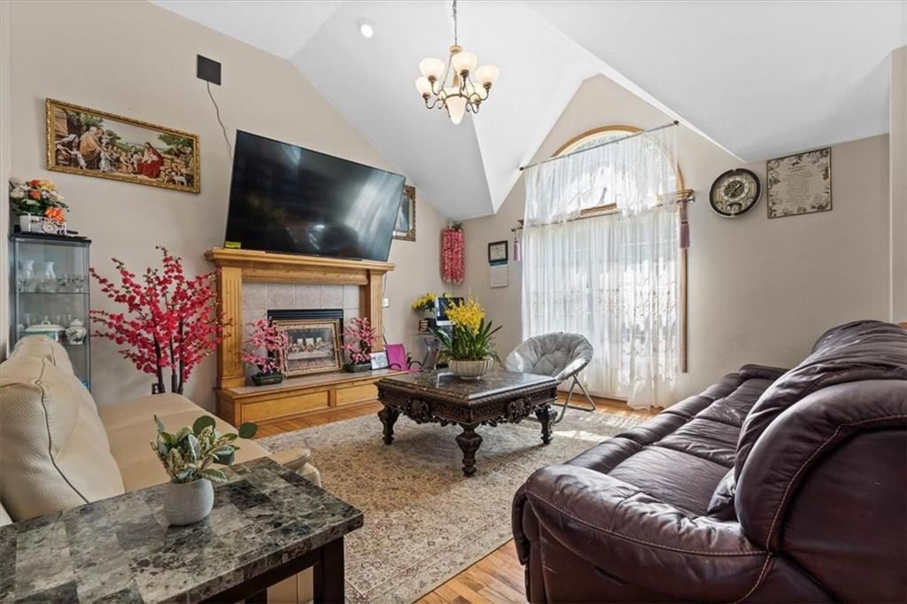 10926 Rowland Avenue — photo 25