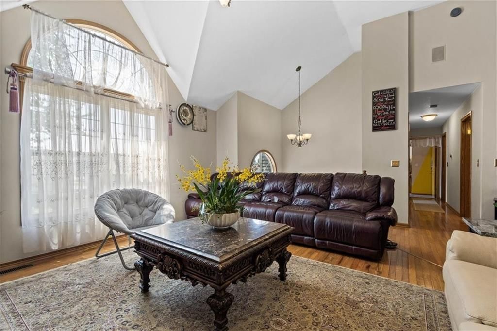 10926 Rowland Avenue — photo 10
