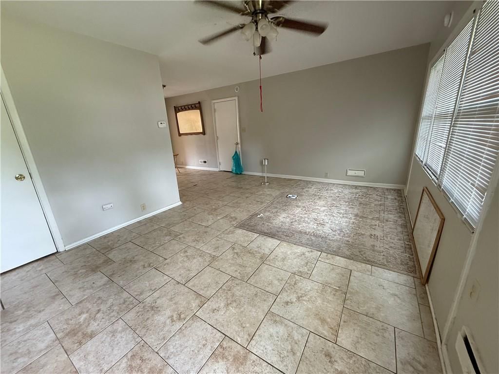 10712 Cambridge Avenue — photo 5