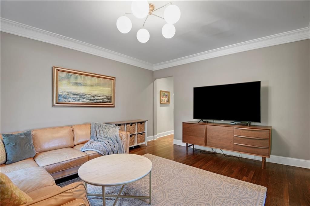 5516 Wyandotte Street — photo 12