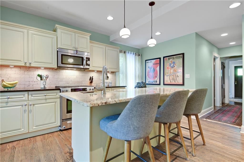 5516 Wyandotte Street — photo 18