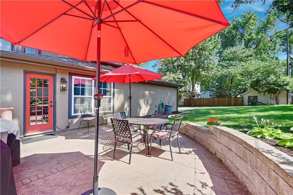 5516 Wyandotte Street — photo 24