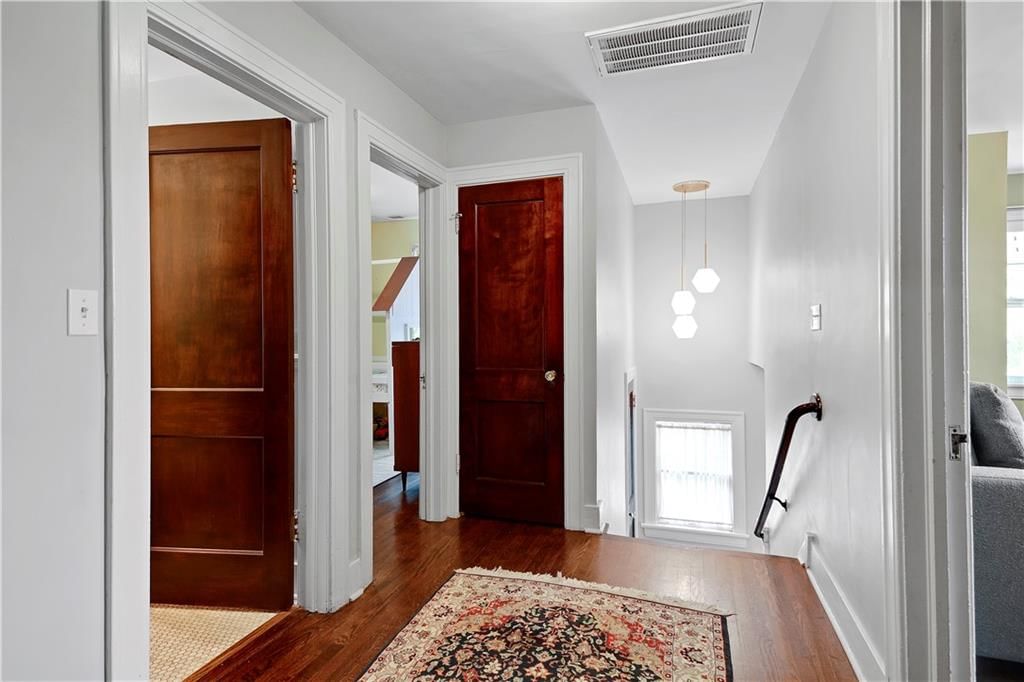 5516 Wyandotte Street — photo 28