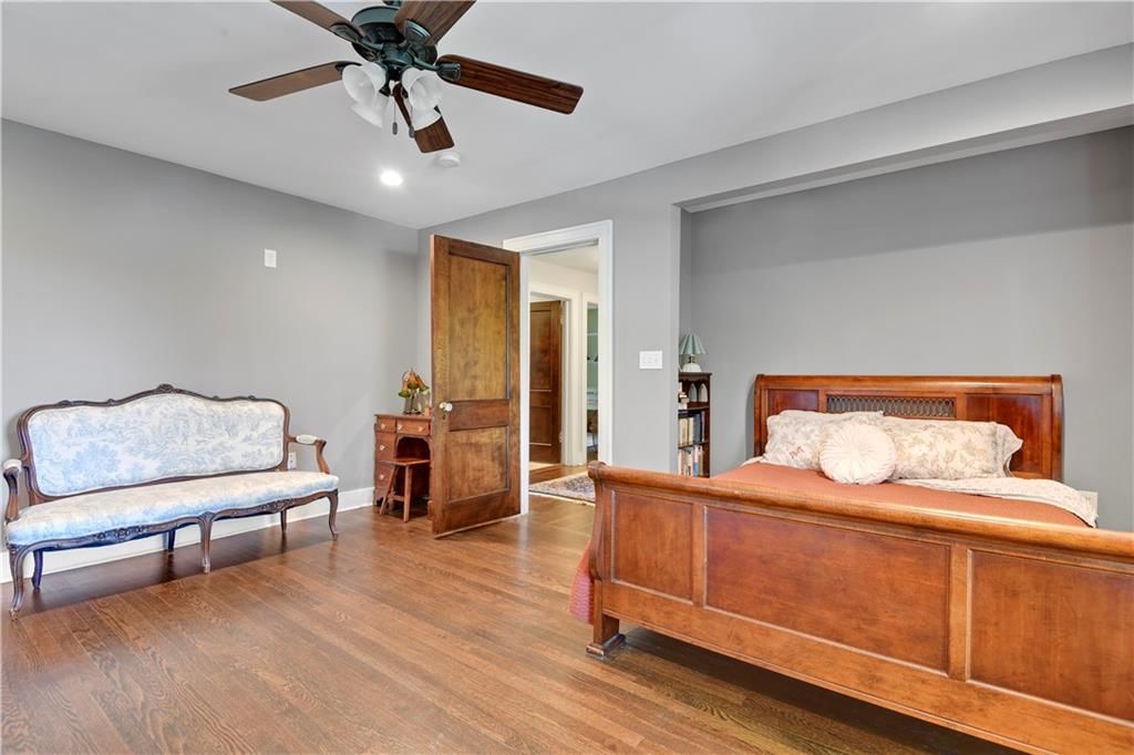 5516 Wyandotte Street — photo 29