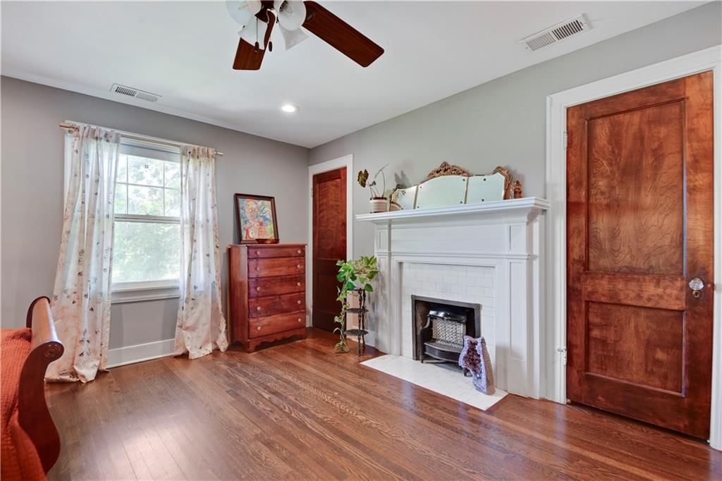 5516 Wyandotte Street — photo 30