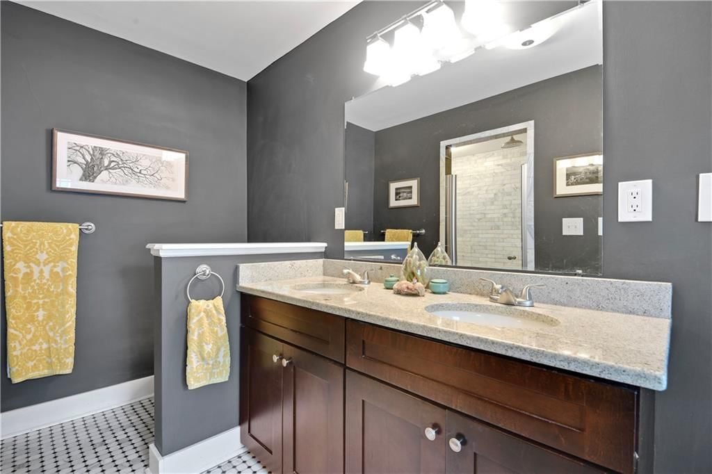 5516 Wyandotte Street — photo 31