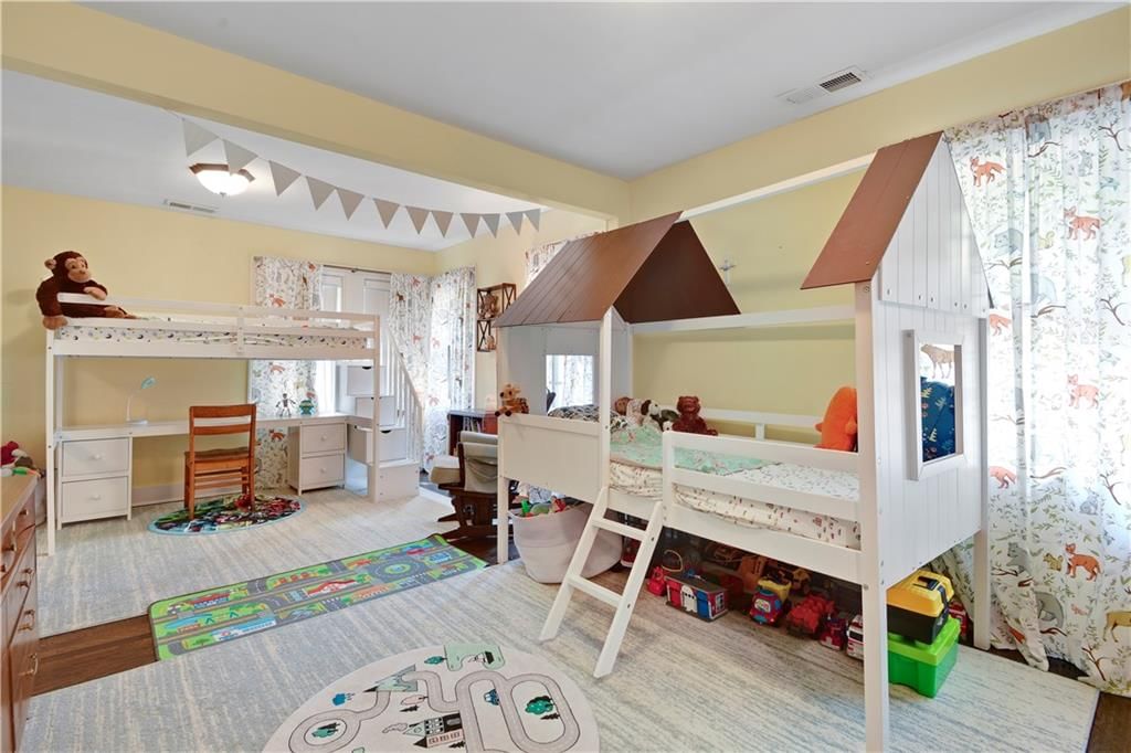 5516 Wyandotte Street — photo 33