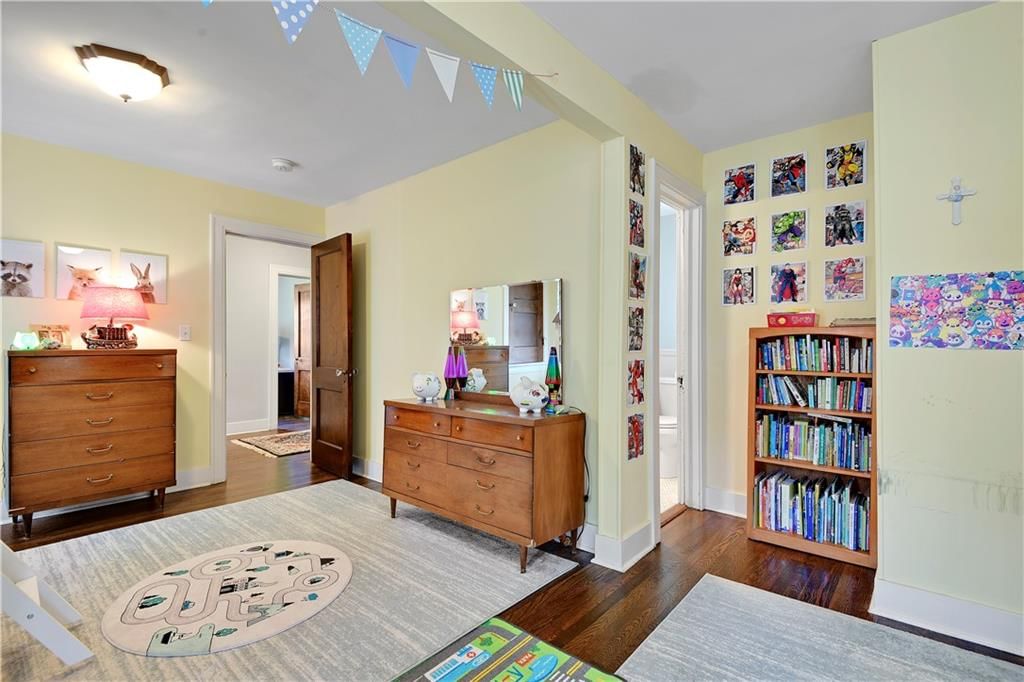 5516 Wyandotte Street — photo 35