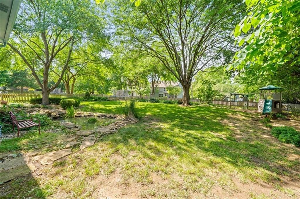 9124 W 131st Terrace — photo 35