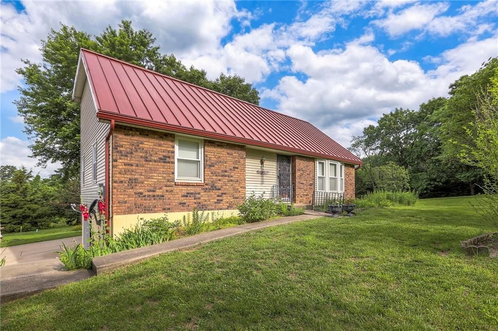 7226 Shoshone Drive — photo 2