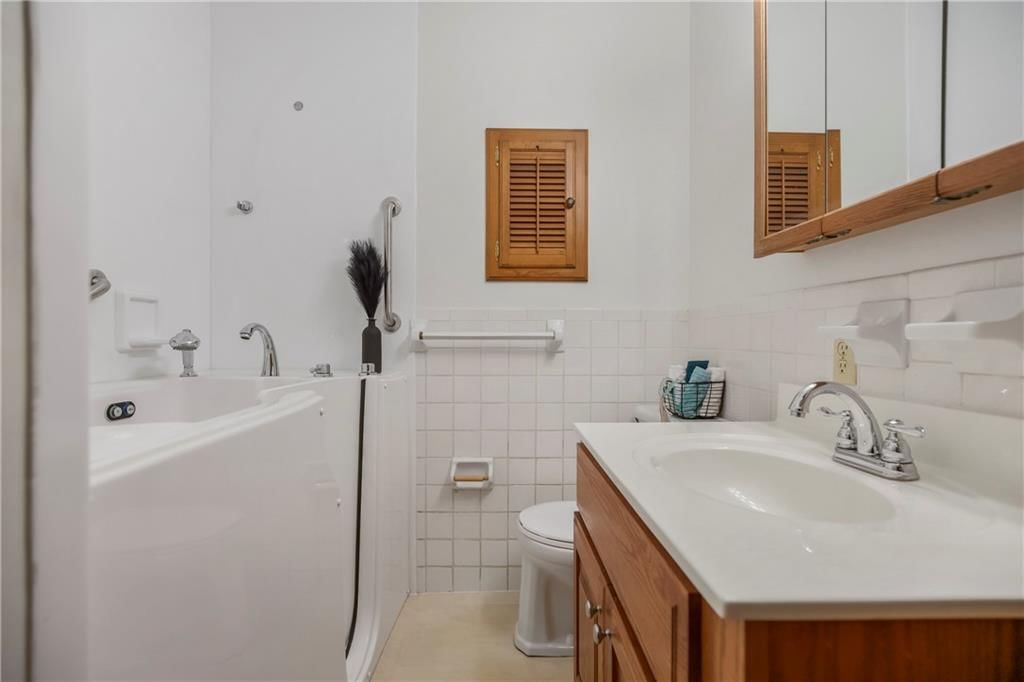 13408 Winchester Avenue — photo 19