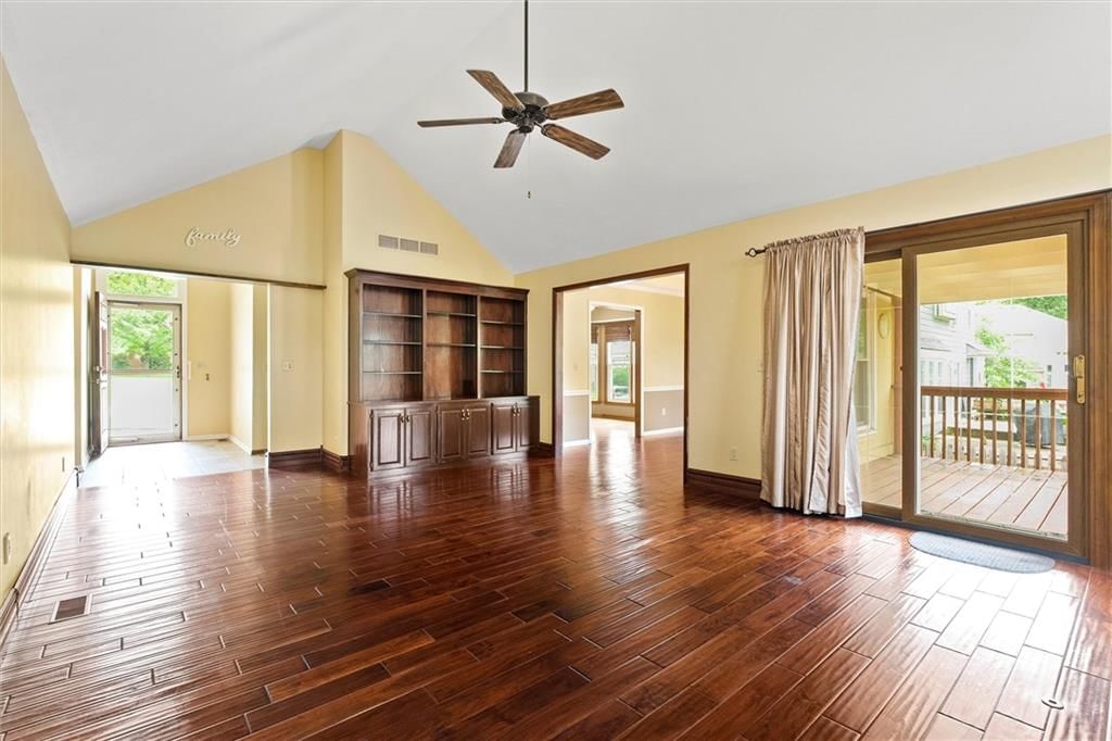 409 SW Cole Younger Drive — photo 8