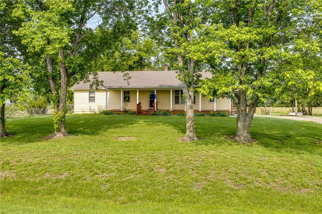 1110 E 1600 Road — photo 29