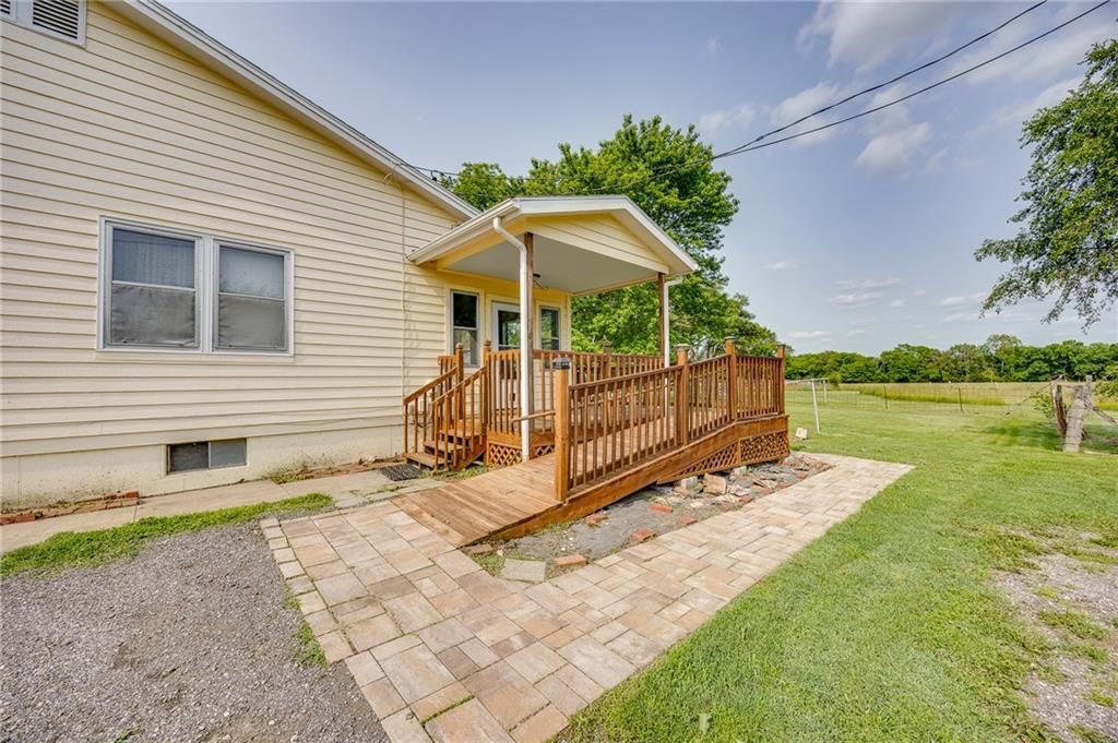 1110 E 1600 Road — photo 32