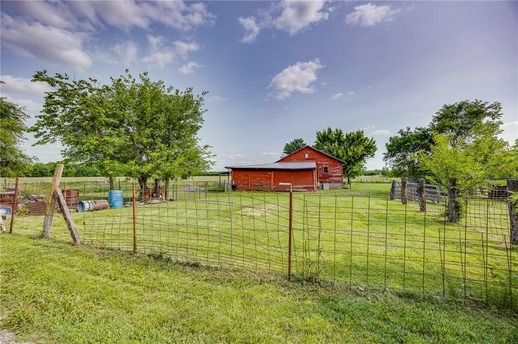 1110 E 1600 Road — photo 36