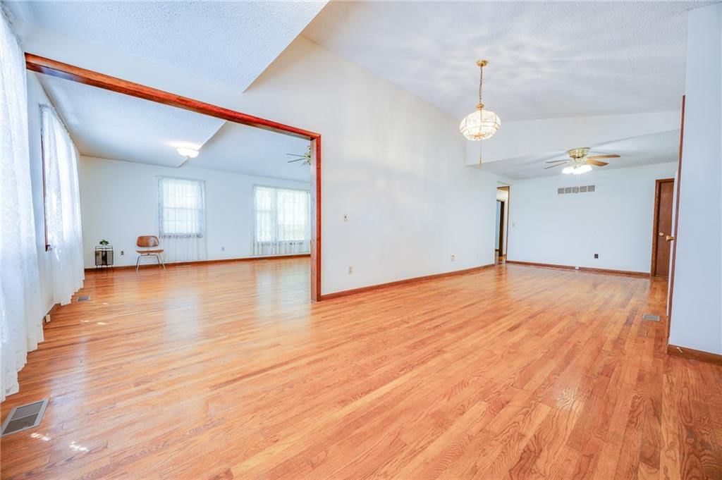 1110 E 1600 Road — photo 10