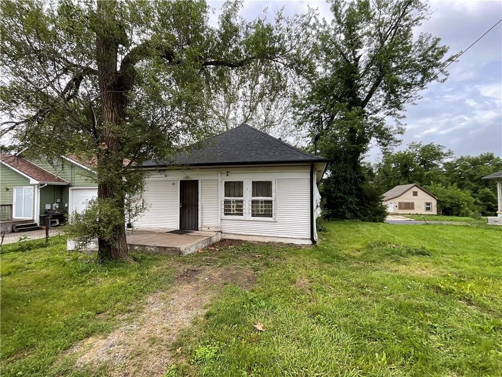 1332 Yecker Avenue — photo 5