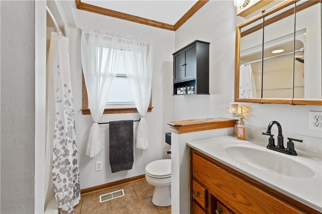 1101 E Maple Street — photo 44