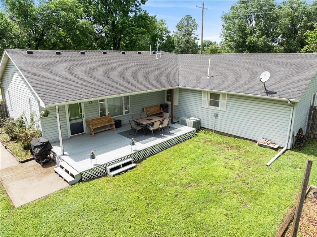 1101 E Maple Street — photo 10