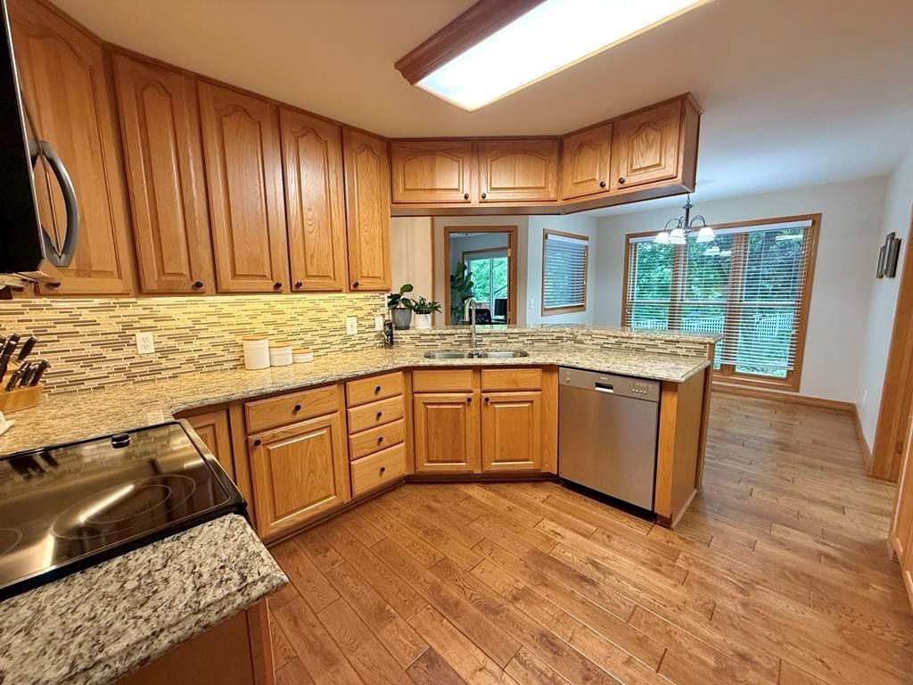 27423 NORTHRIDGE Drive — photo 9