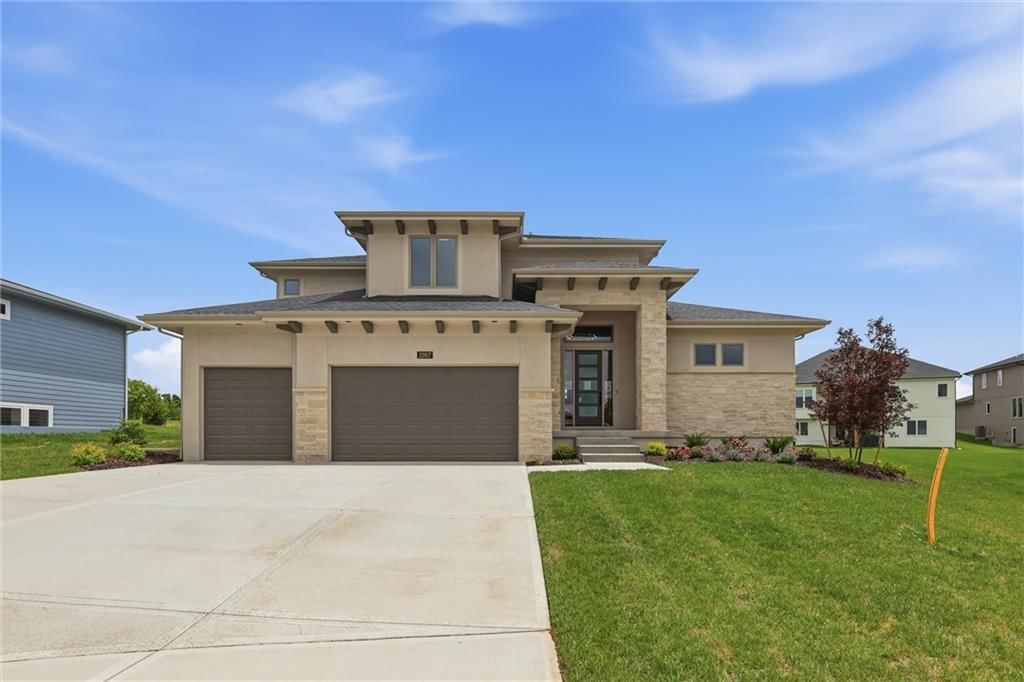 22017 W 99th Terrace, Lenexa, KS