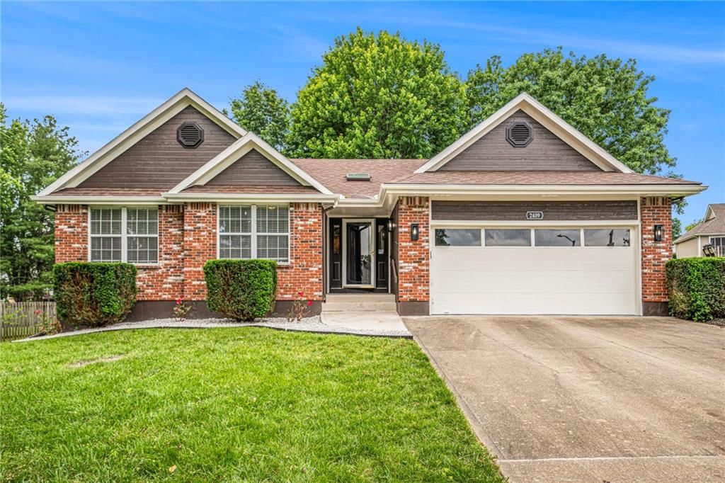 2409 NE CEDAR CREEK Court — photo 2