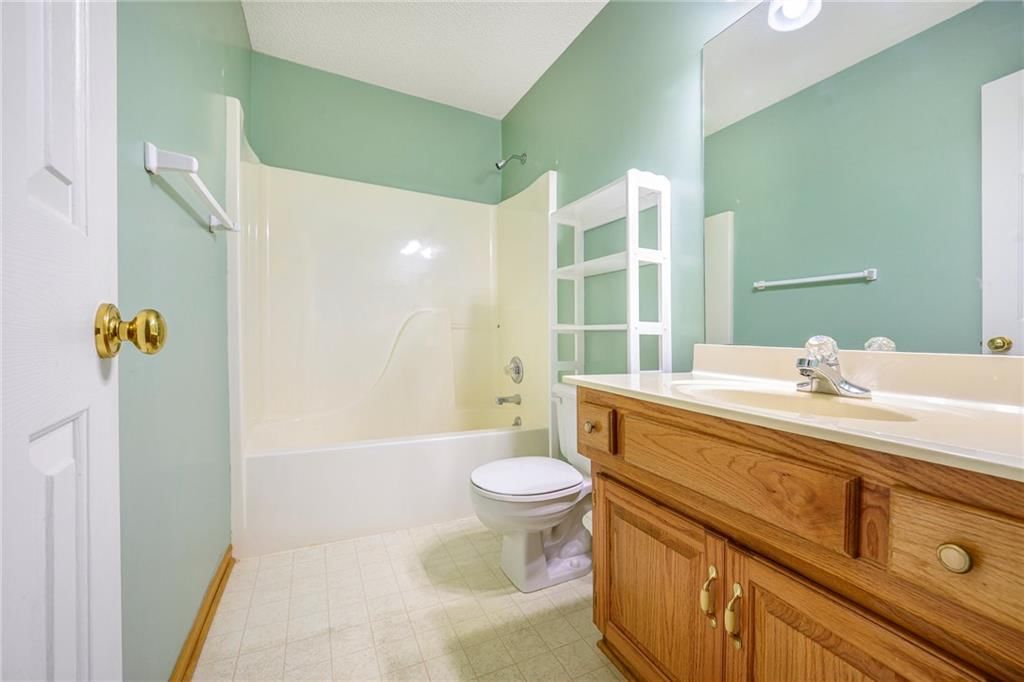 2409 NE CEDAR CREEK Court — photo 23