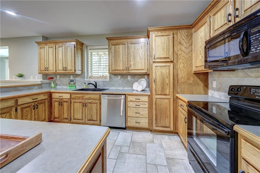 14911 Outlook Lane — photo 27
