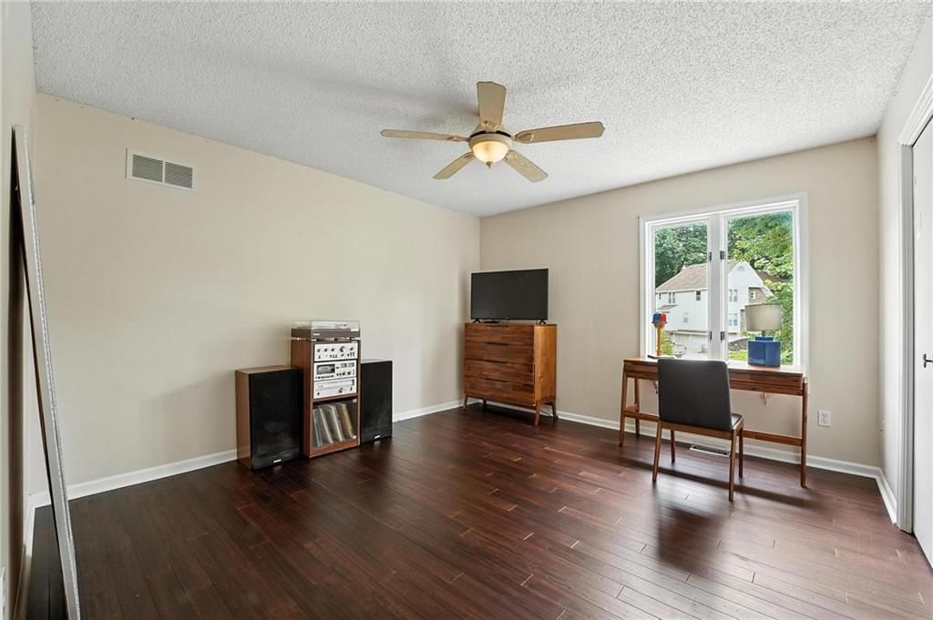 3437 N Wabash Avenue — photo 30