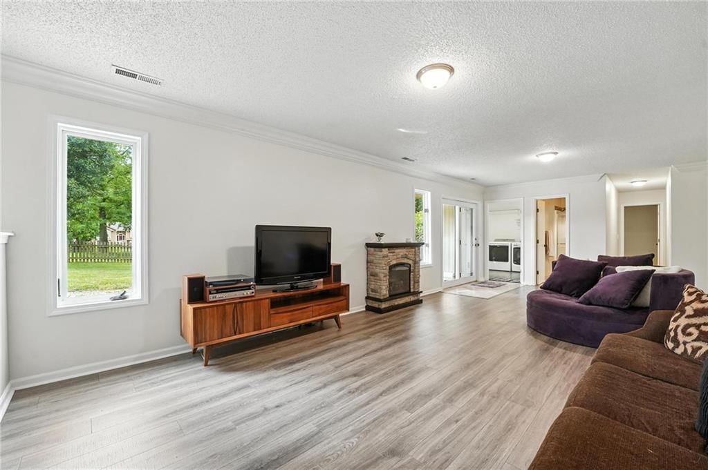 3437 N Wabash Avenue — photo 45