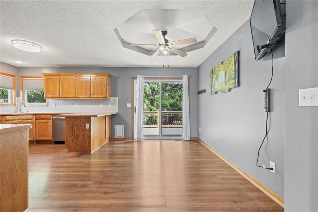 11906 White Oak Street — photo 9