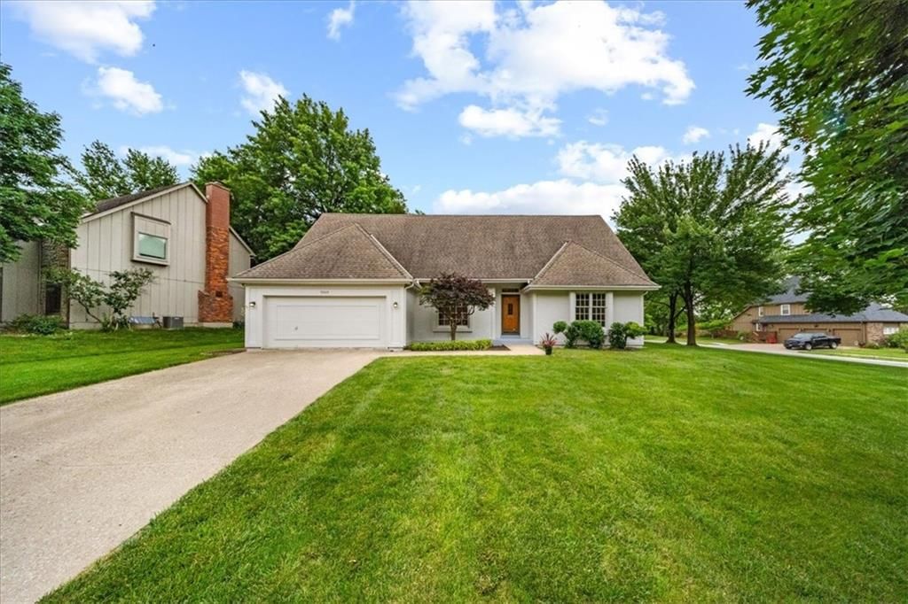 9509 W 116th Terrace, Overland Park, KS