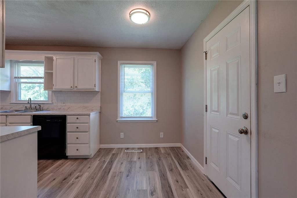 3512 Harvard Avenue — photo 5