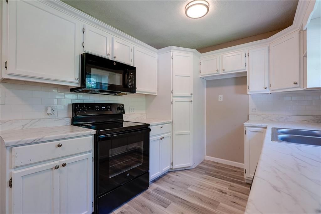 3512 Harvard Avenue — photo 9