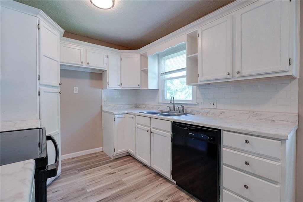 3512 Harvard Avenue — photo 10