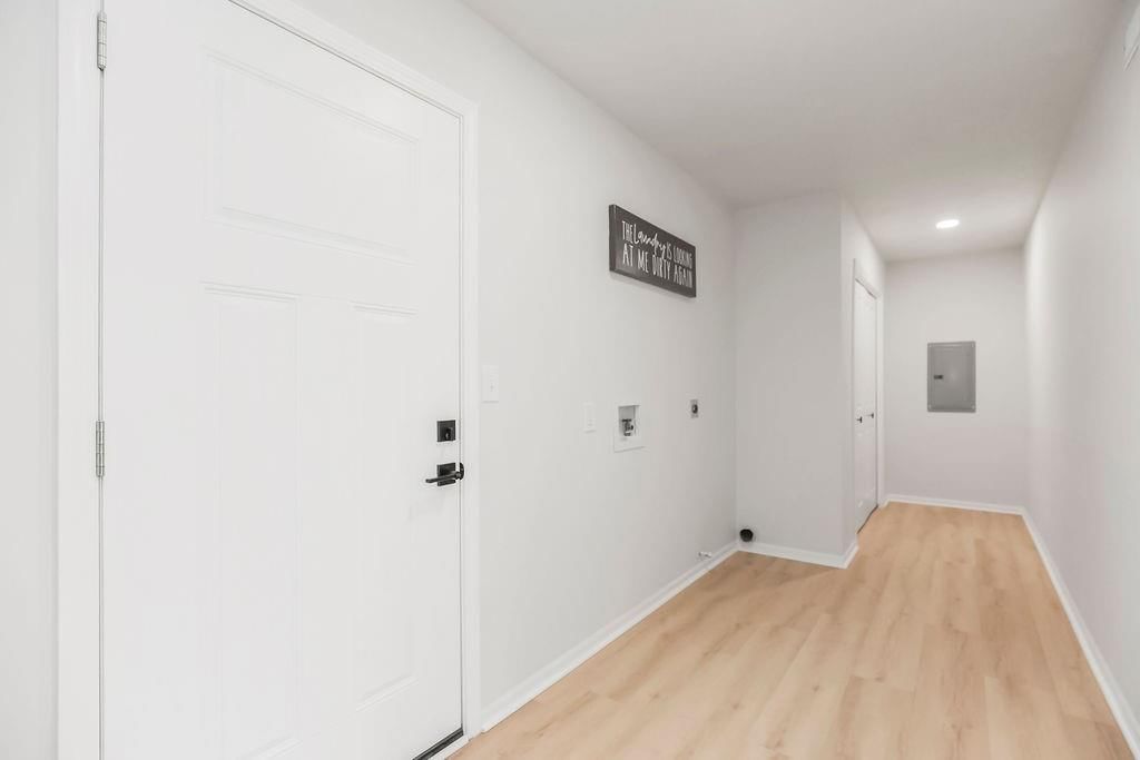 639 S Commercial Avenue — photo 19