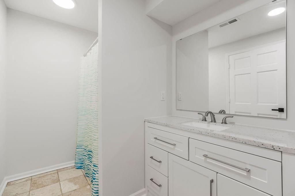 639 S Commercial Avenue — photo 24