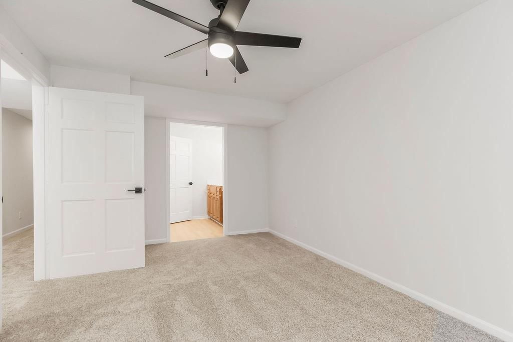 639 S Commercial Avenue — photo 25