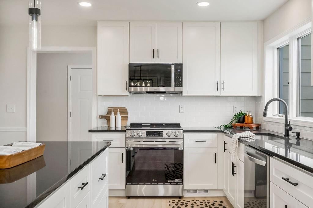 639 S Commercial Avenue — photo 6