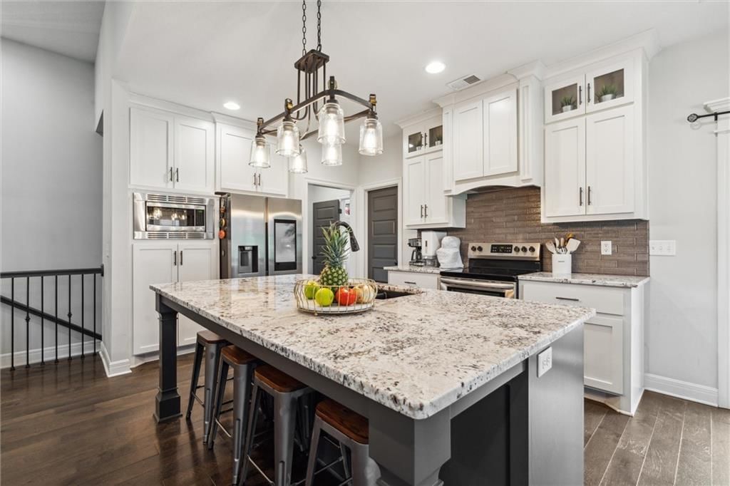 1402 NW Red Oak Court — photo 5