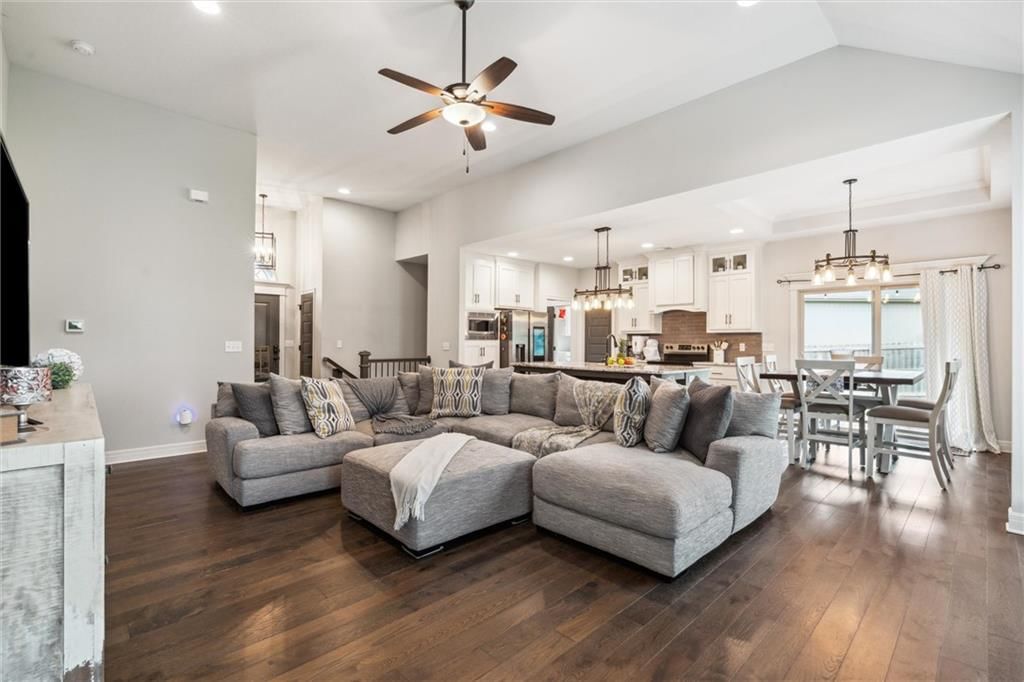 1402 NW Red Oak Court — photo 10